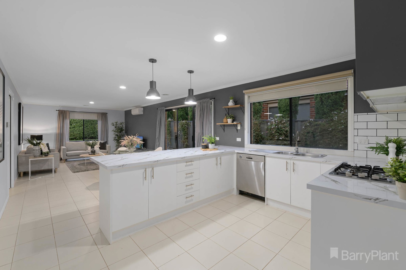 71 Leigh DrivePakenham, VIC 3810, Pakenham - Thumbnail 4