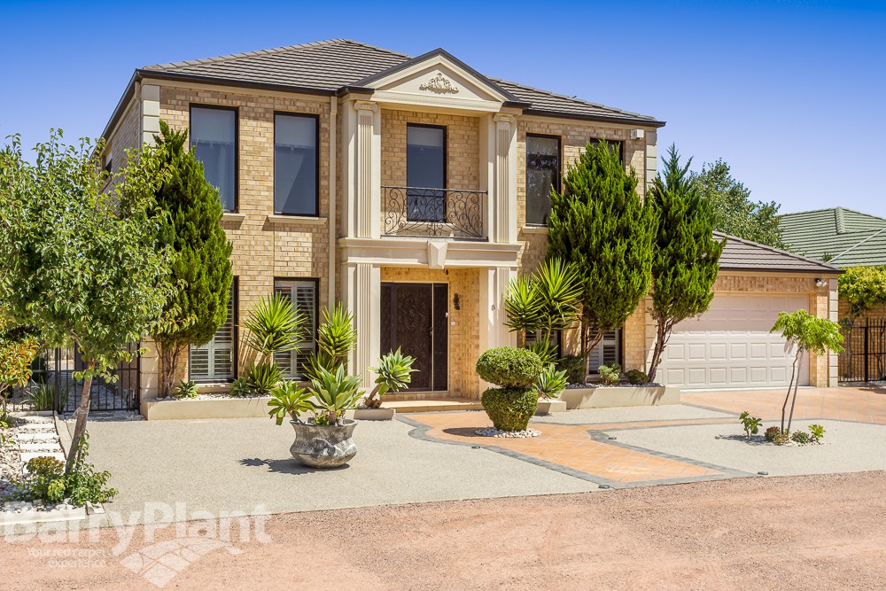 8 Ronaldsay Place, Point Cook, VIC 3030 - Thumbnail 1 - 28/10/2020