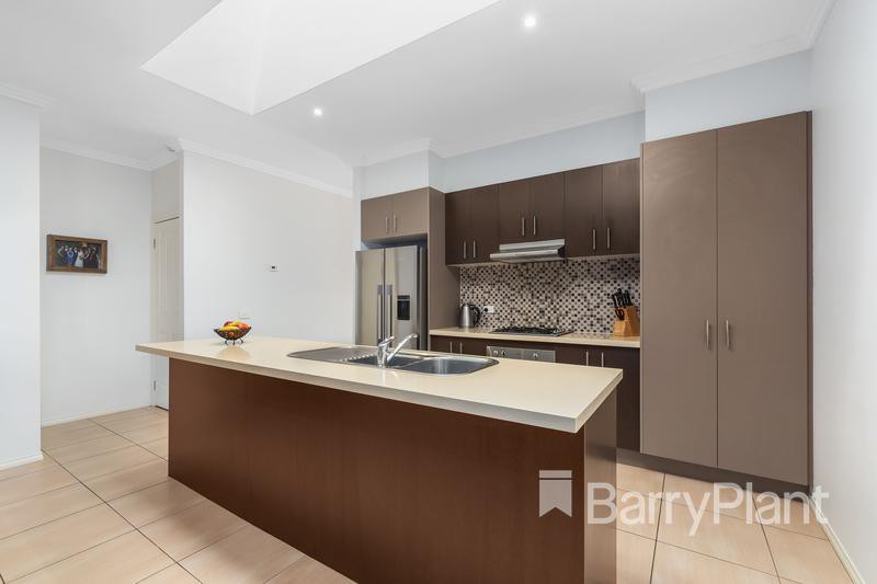 1 Rialton RiseSouth Morang, VIC 3752, South Morang - Thumbnail 2