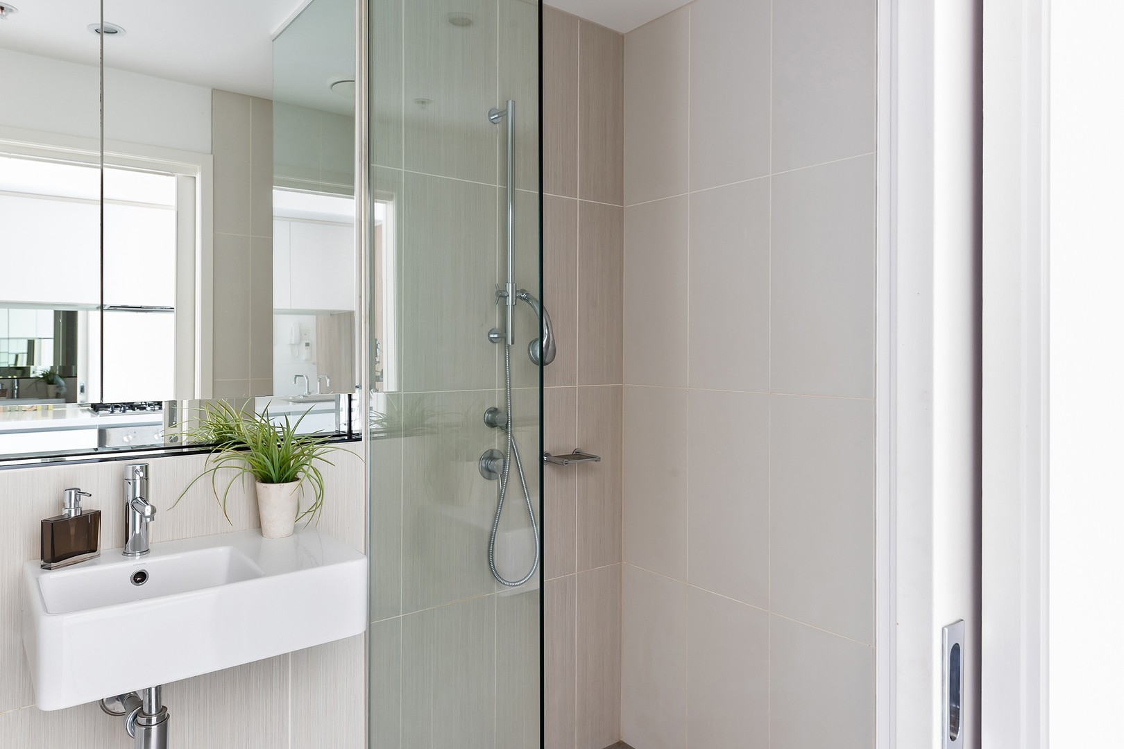 427/35 Malcolm Street, South Yarra, VIC 3141 - Thumbnail 2 - 28/10/2020