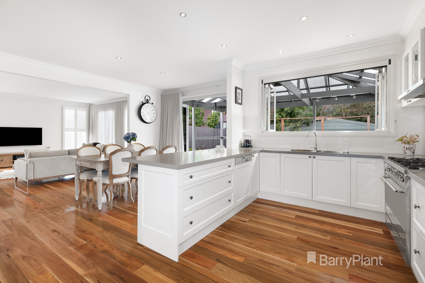 2/16 Raglan Road, Research, VIC 3095, Research - Thumbnail 3