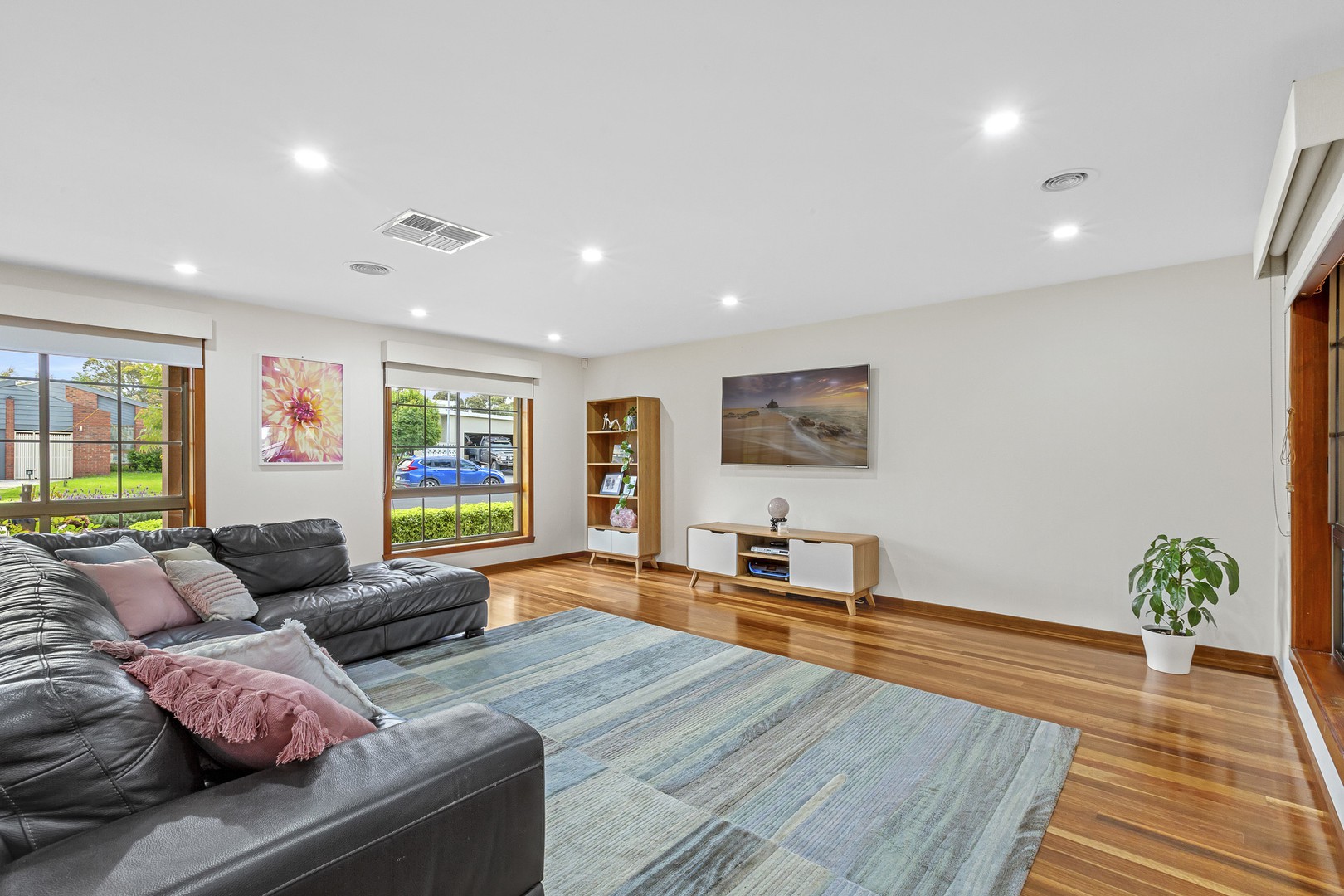 8 Koroit PlaceTaylors Lakes, VIC 3038, Taylors Lakes - Thumbnail 2