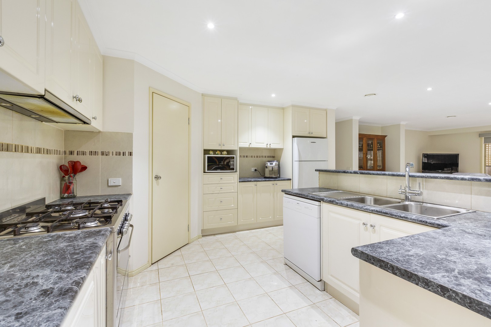 8 Apollo CourtHillside, VIC 3037, Hillside - Thumbnail 6
