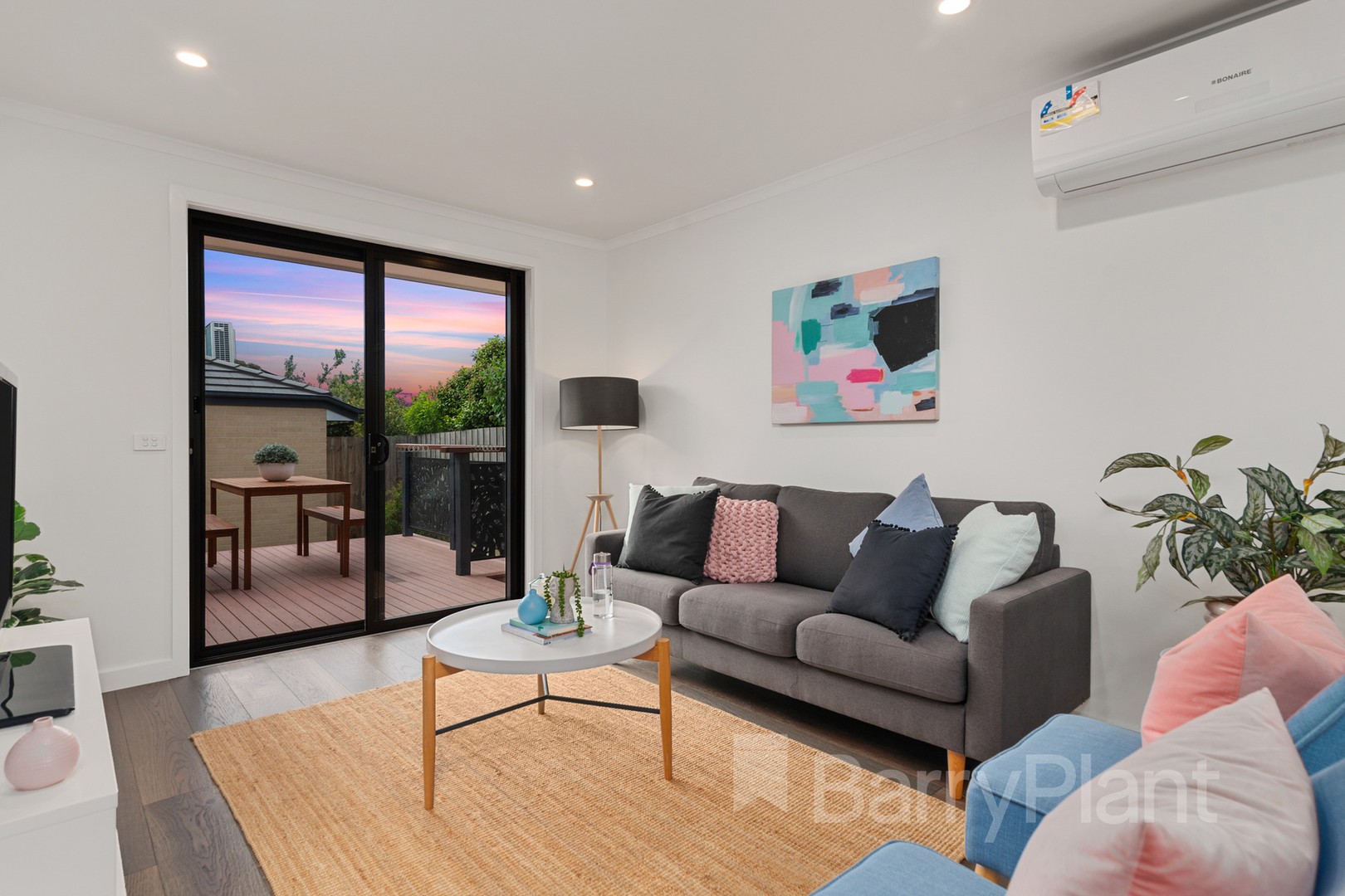 1/19 Latona AvenueKnoxfield, VIC 3180, Knoxfield - Thumbnail 2