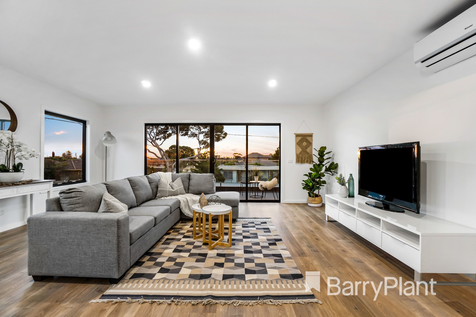1/64 Conrad StreetSt Albans, VIC 3021, St Albans - Thumbnail 2