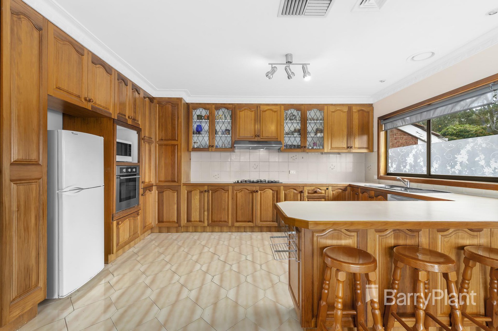 62 Manatunga CircuitGreensborough, VIC 3088, Greensborough - Thumbnail 3
