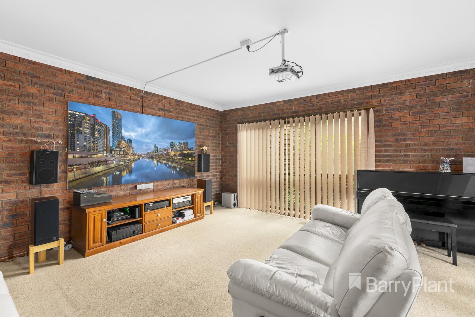 62 Manatunga CircuitGreensborough, VIC 3088, Greensborough - Thumbnail 5