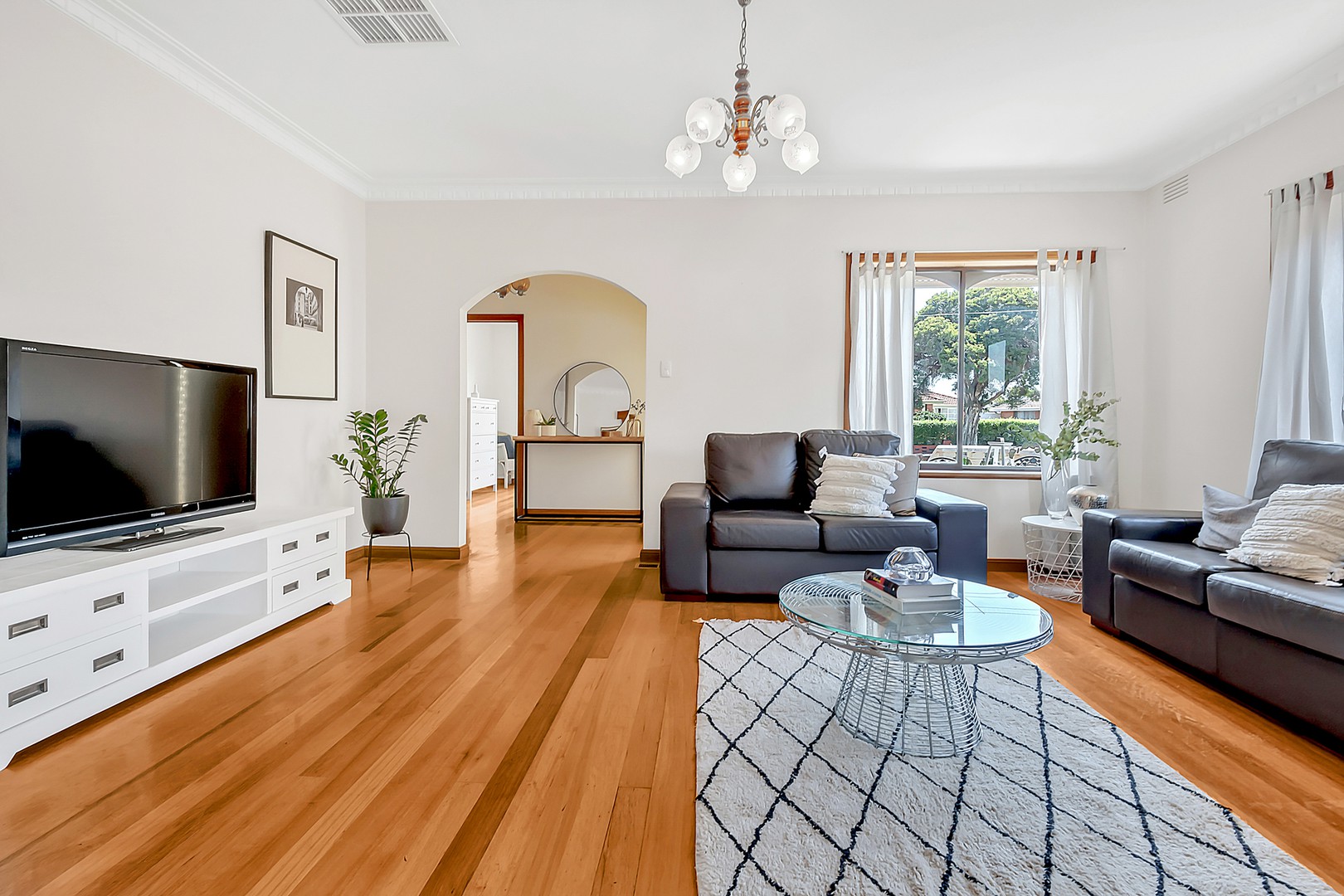 12 Mountbatten Court, Reservoir, VIC 3073 - Thumbnail 2 - 04/11/2020