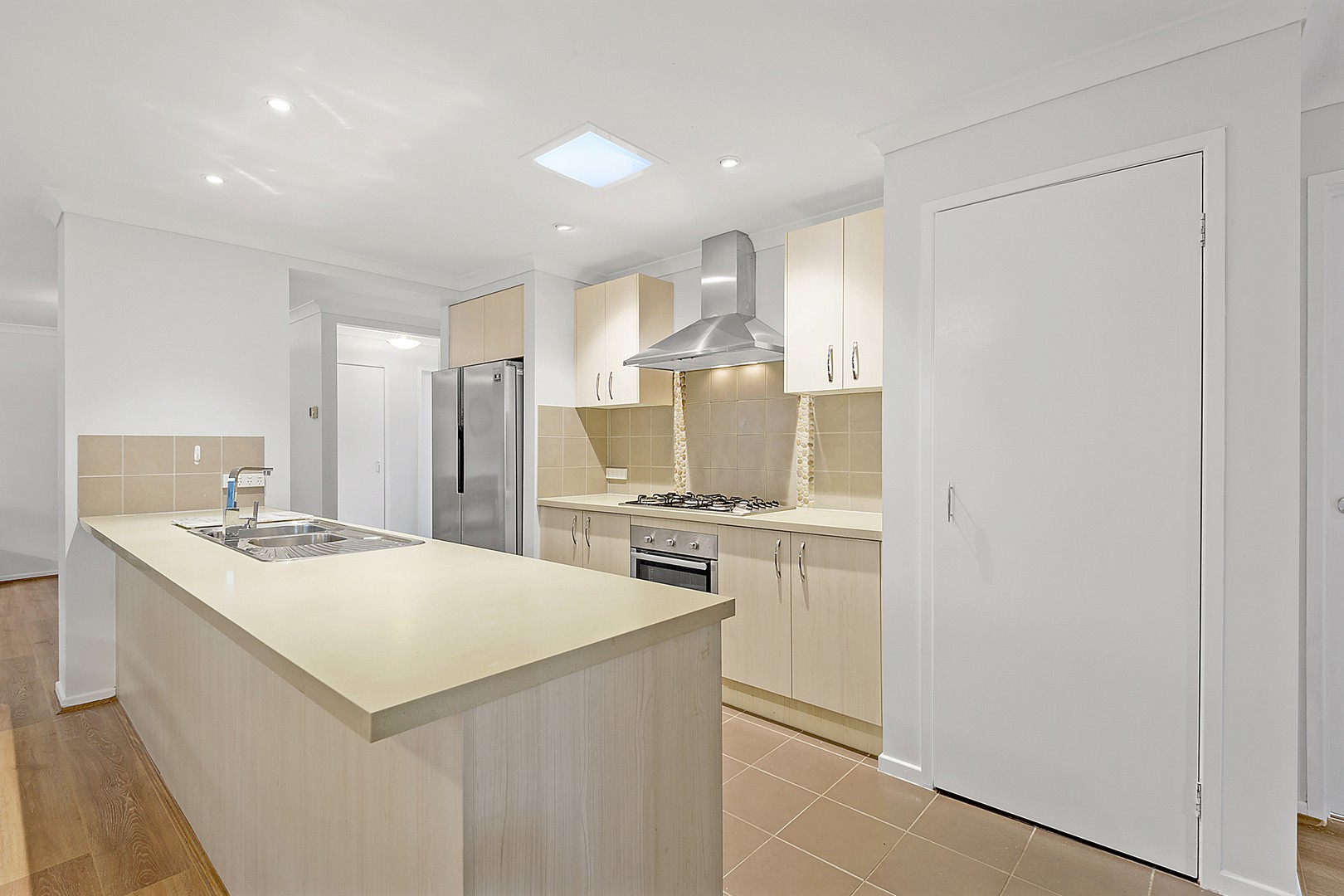 48 Kinglake CrescentCraigieburn, VIC 3064, Craigieburn - Thumbnail 2