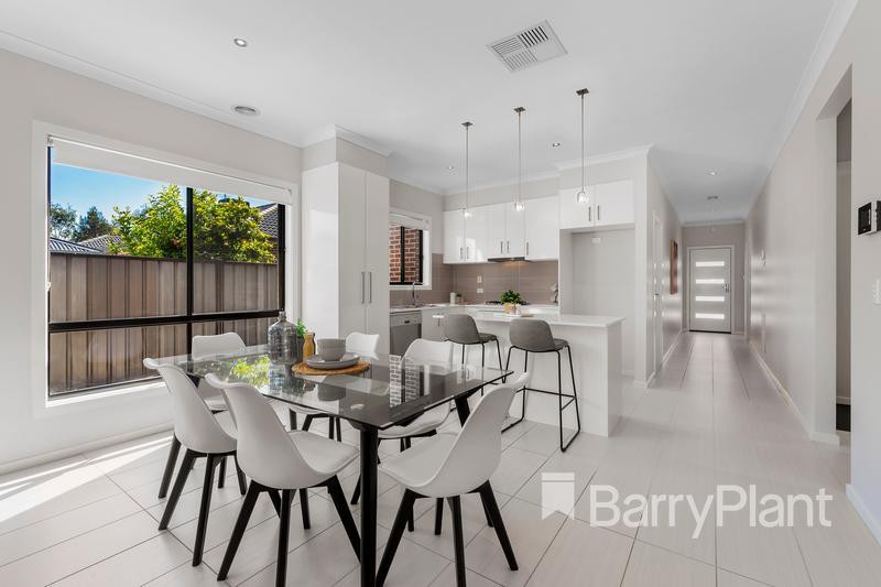 38 Donnelly CircuitSouth Morang, VIC 3752, South Morang - Thumbnail 4
