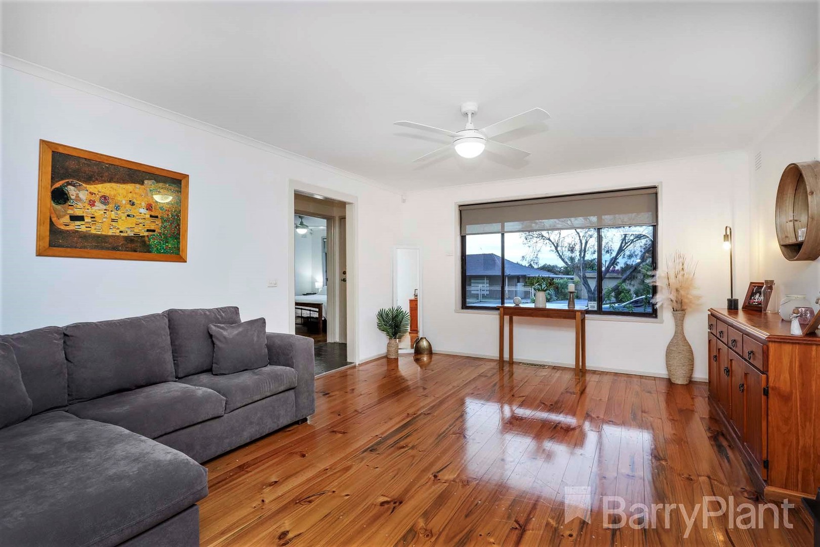 6 Beckington PlaceCraigieburn, VIC 3064, Craigieburn - Thumbnail 2