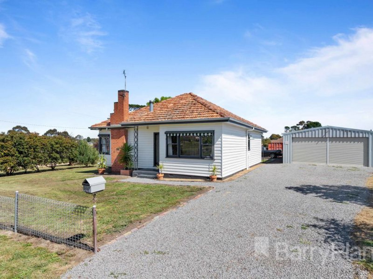 21-27 Lyons Street, Skipton, VIC 3361 - Thumbnail 2 - 05/11/2020