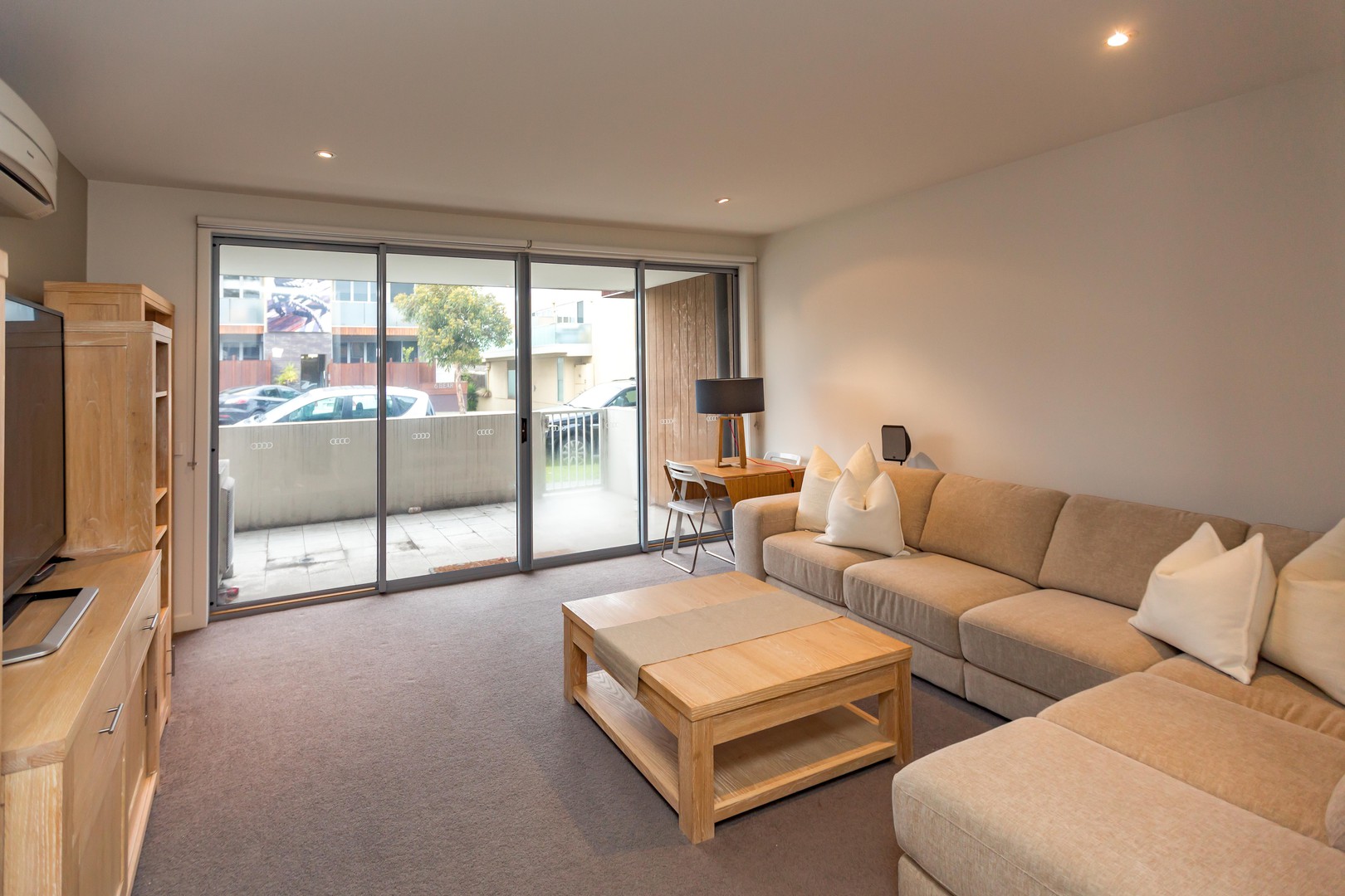 1/5 Bear Street, Mordialloc, VIC 3195 - Thumbnail 2 - 05/11/2020