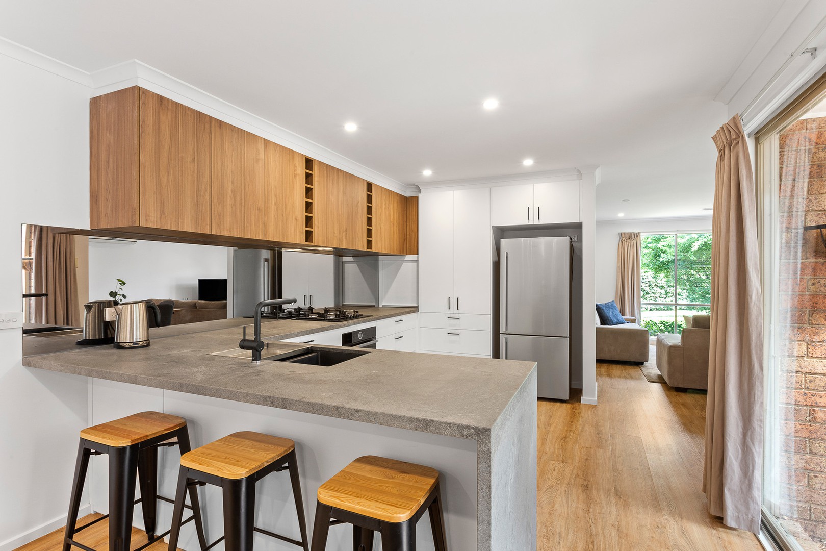 8 Confait CourtBerwick, VIC 3806, Berwick - Thumbnail 2