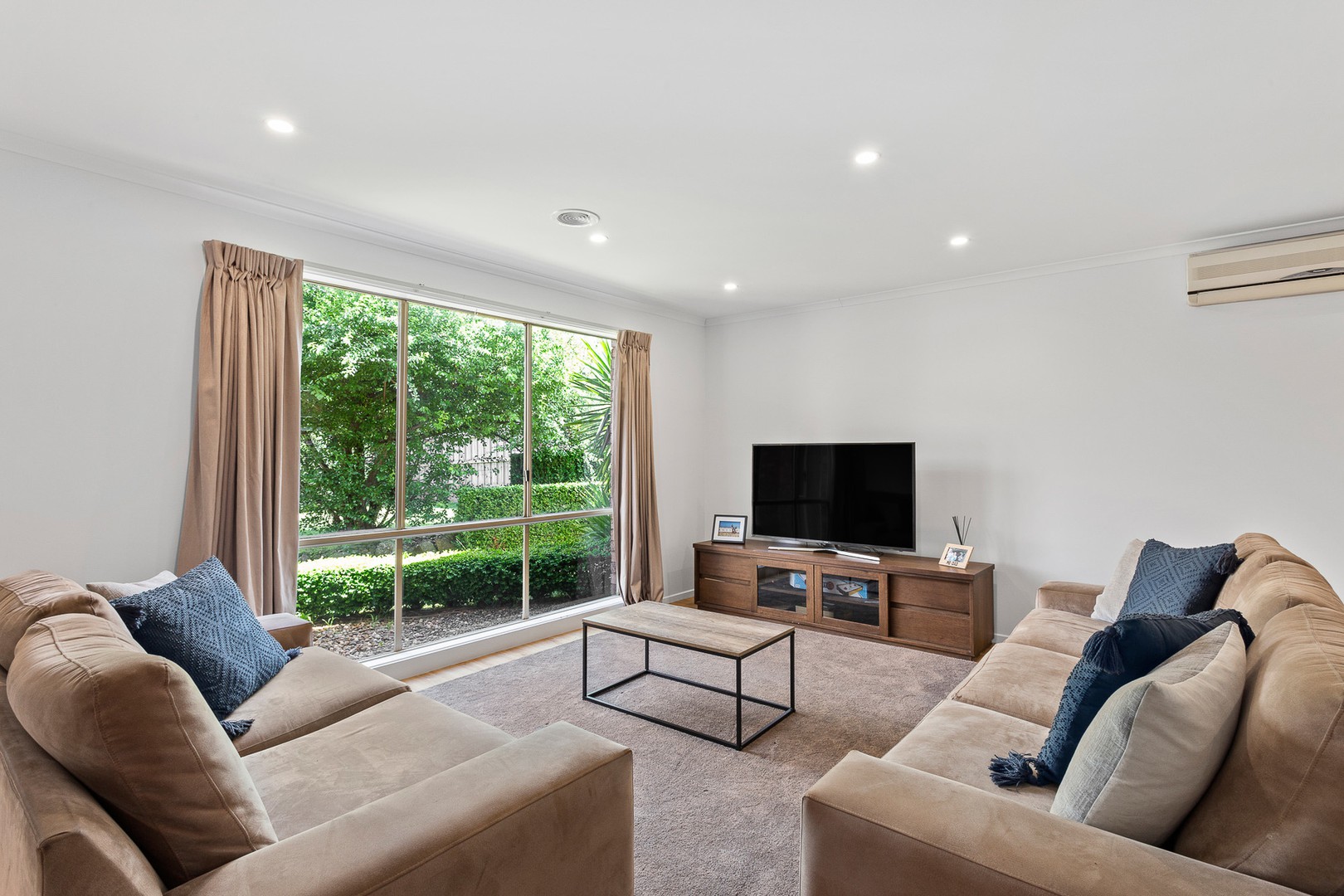 8 Confait CourtBerwick, VIC 3806, Berwick - Thumbnail 5