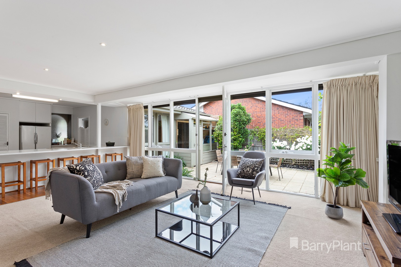 18 Elliott CrescentDingley Village, VIC 3172, Dingley Village - Thumbnail 3
