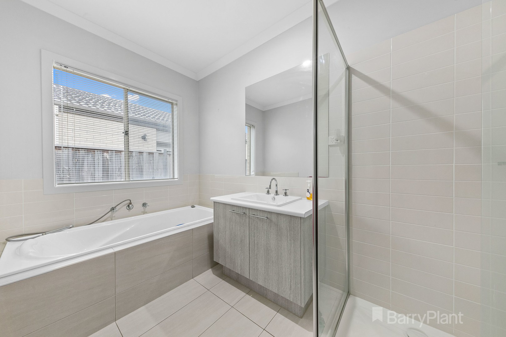 17 Warrego CircuitSandhurst, VIC 3977, Sandhurst - Thumbnail 8