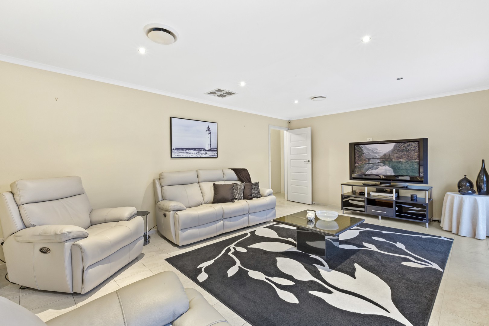 6 Lady Nelson WayTaylors Lakes, VIC 3038, Taylors Lakes - Thumbnail 6