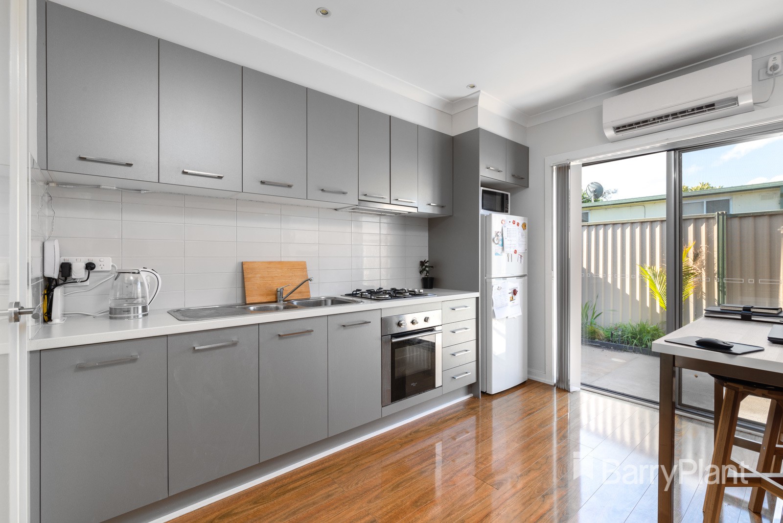 2/19 Leonard AvenueGlenroy, VIC 3046, Glenroy - Thumbnail 3