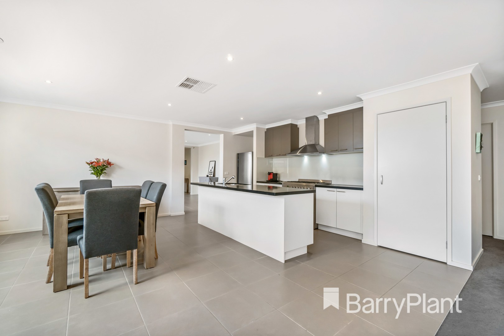 41 Honeycomb AvenueManor Lakes, VIC 3024, Manor Lakes - Thumbnail 5