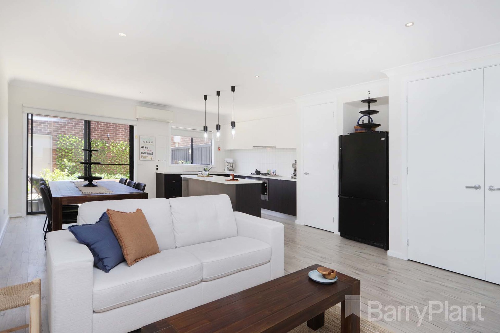 20 Rosette ParadeMickleham, VIC 3064, Mickleham - Thumbnail 2