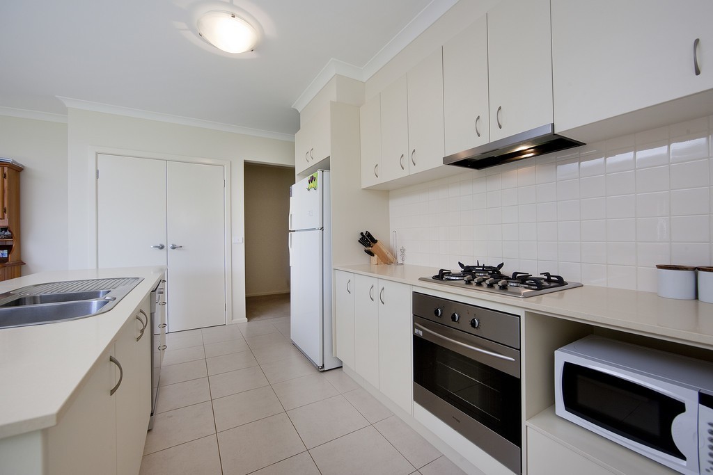 10 Cloudy Crescent, Point Cook, VIC 3030 - Thumbnail 1 - 10/11/2020