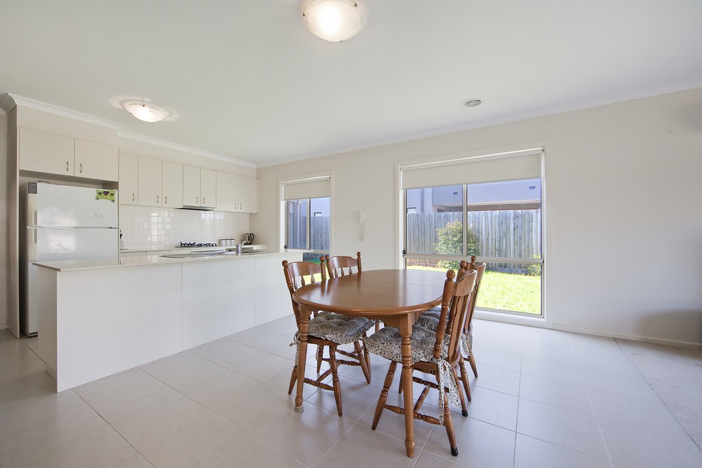 10 Cloudy Crescent, Point Cook, VIC 3030 - Thumbnail 2 - 10/11/2020