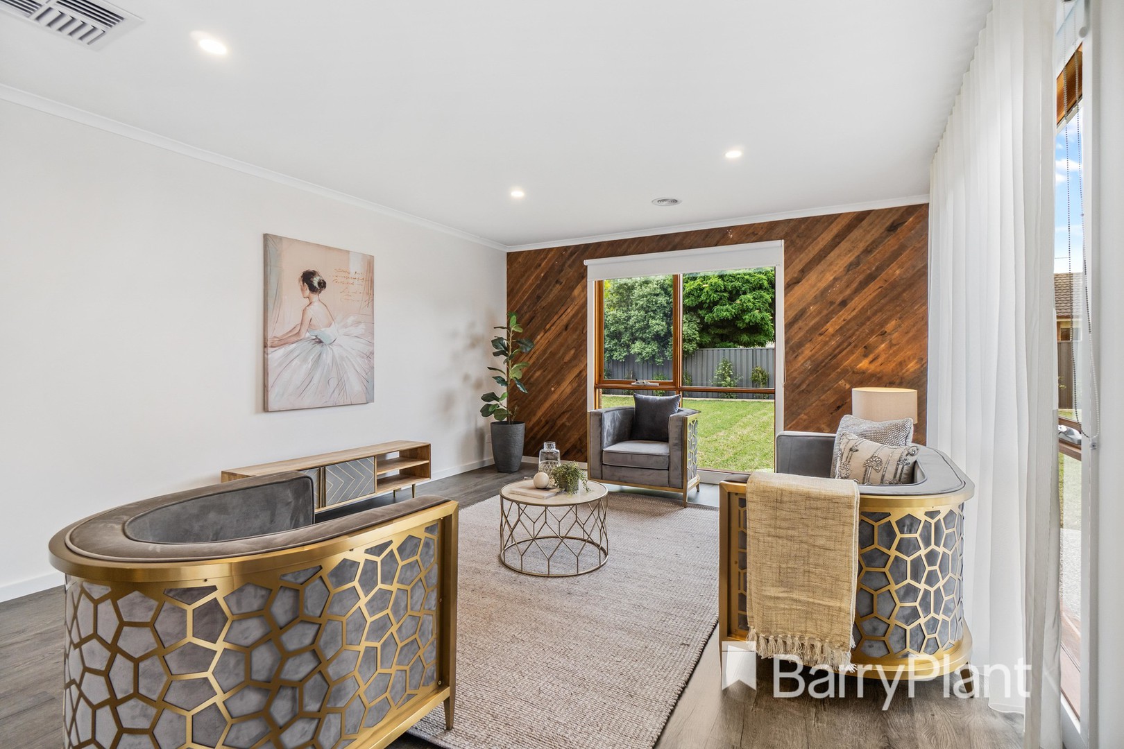 3 Diana Drive, Werribee, VIC 3030 - Thumbnail 2 - 10/11/2020