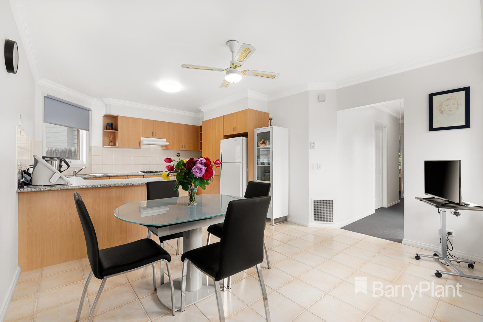 2a Fernside AvenueBriar Hill, VIC 3088, Briar Hill - Thumbnail 4
