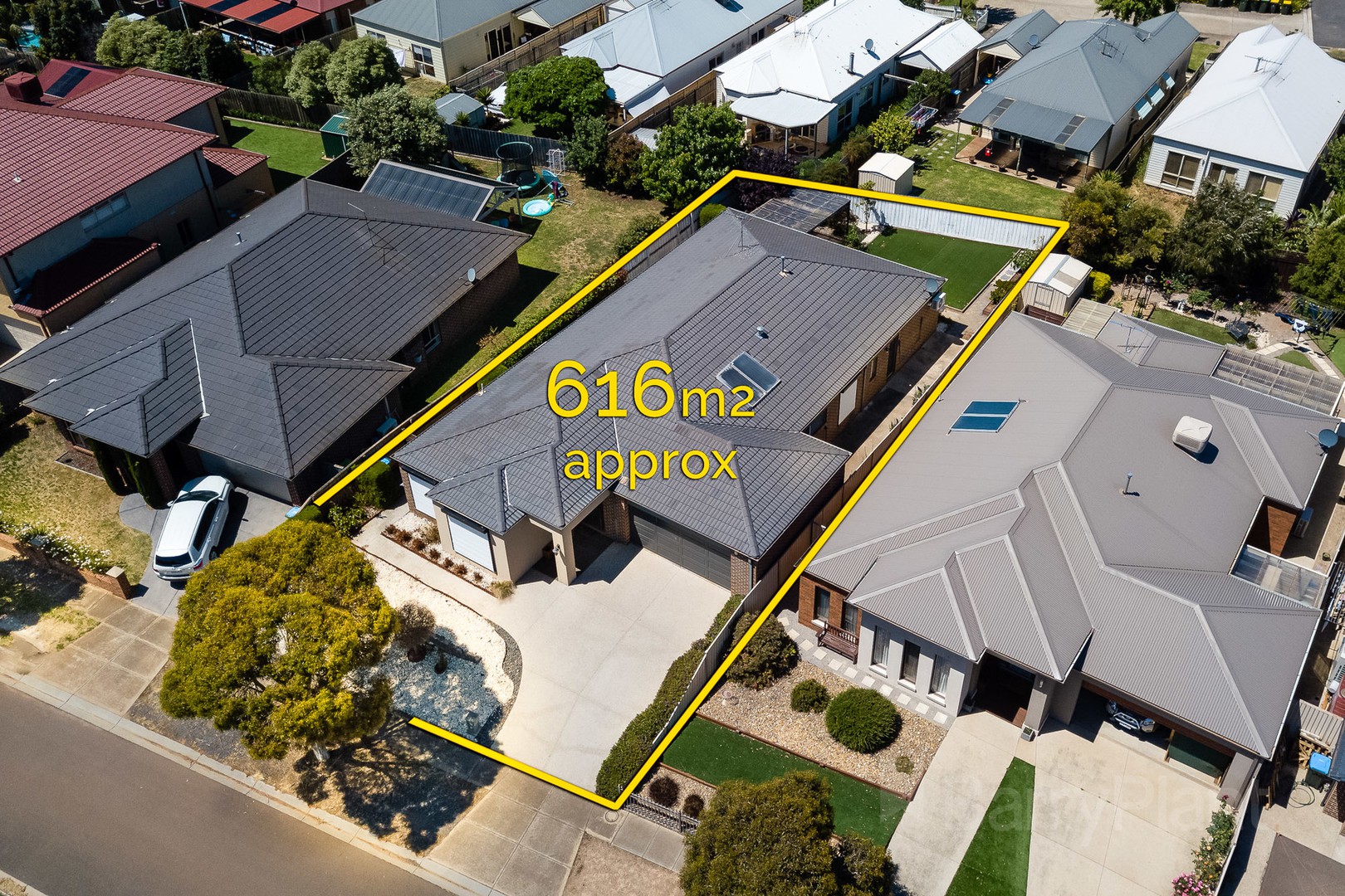 23 Mcintyre AvenuePoint Cook, VIC 3030, Point Cook - Thumbnail 2