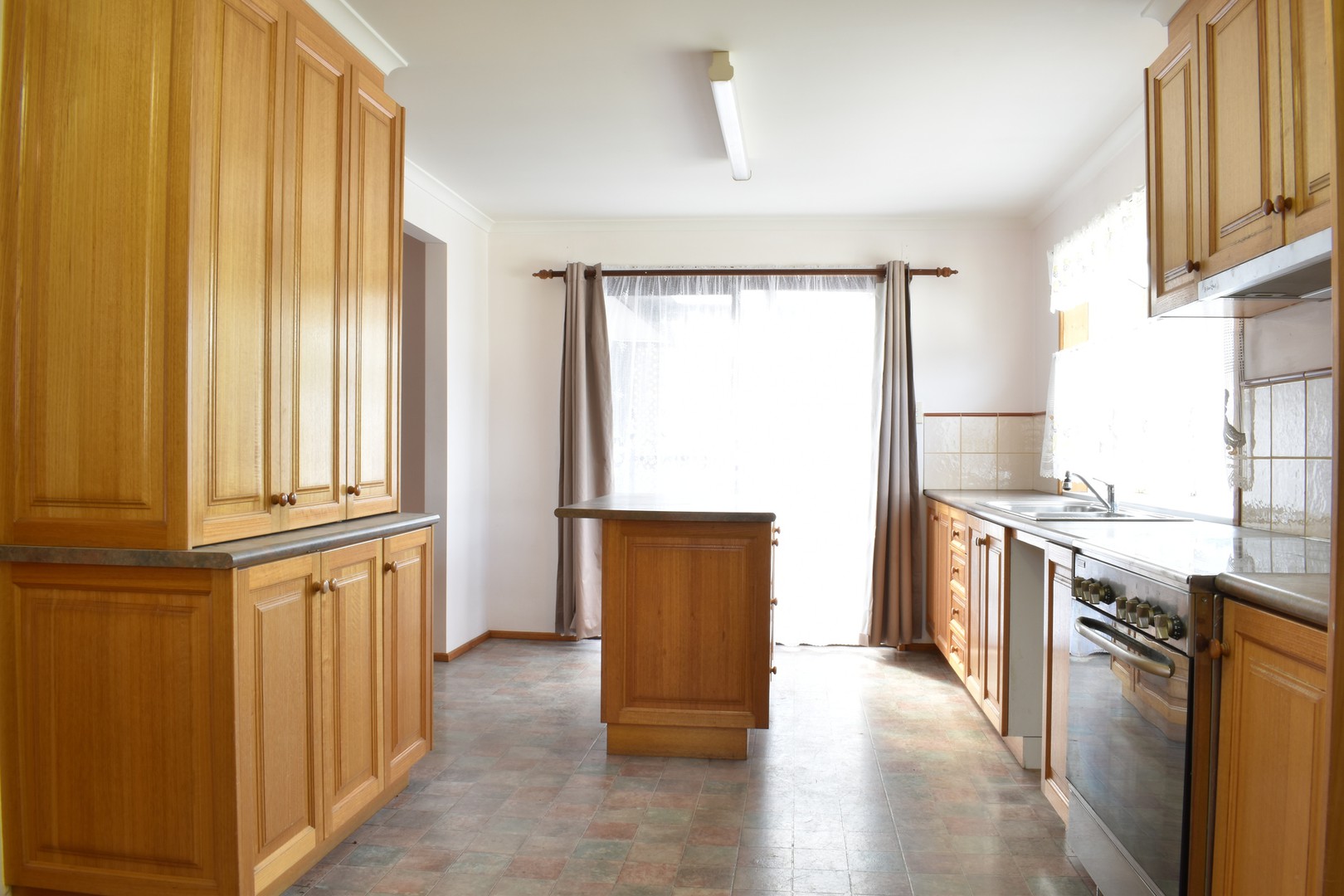 70 Duffy Street, Epping, VIC 3076 - Thumbnail 2 - 11/11/2020