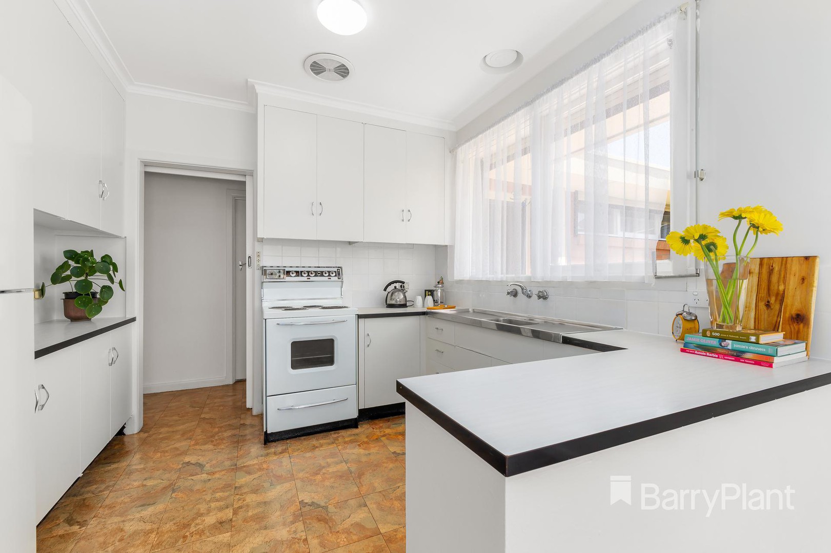 6 Bunker AvenueKingsbury, VIC 3083, Kingsbury - Thumbnail 3
