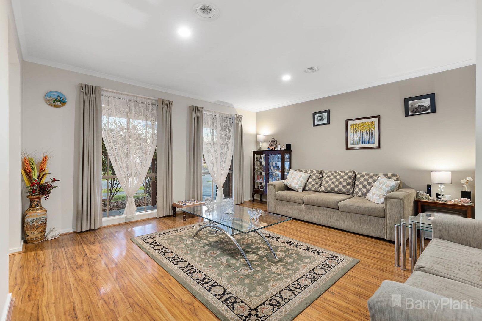 46 Samantha Crescent, Cranbourne North, VIC 3977 - Thumbnail 2 - 11/11/2020