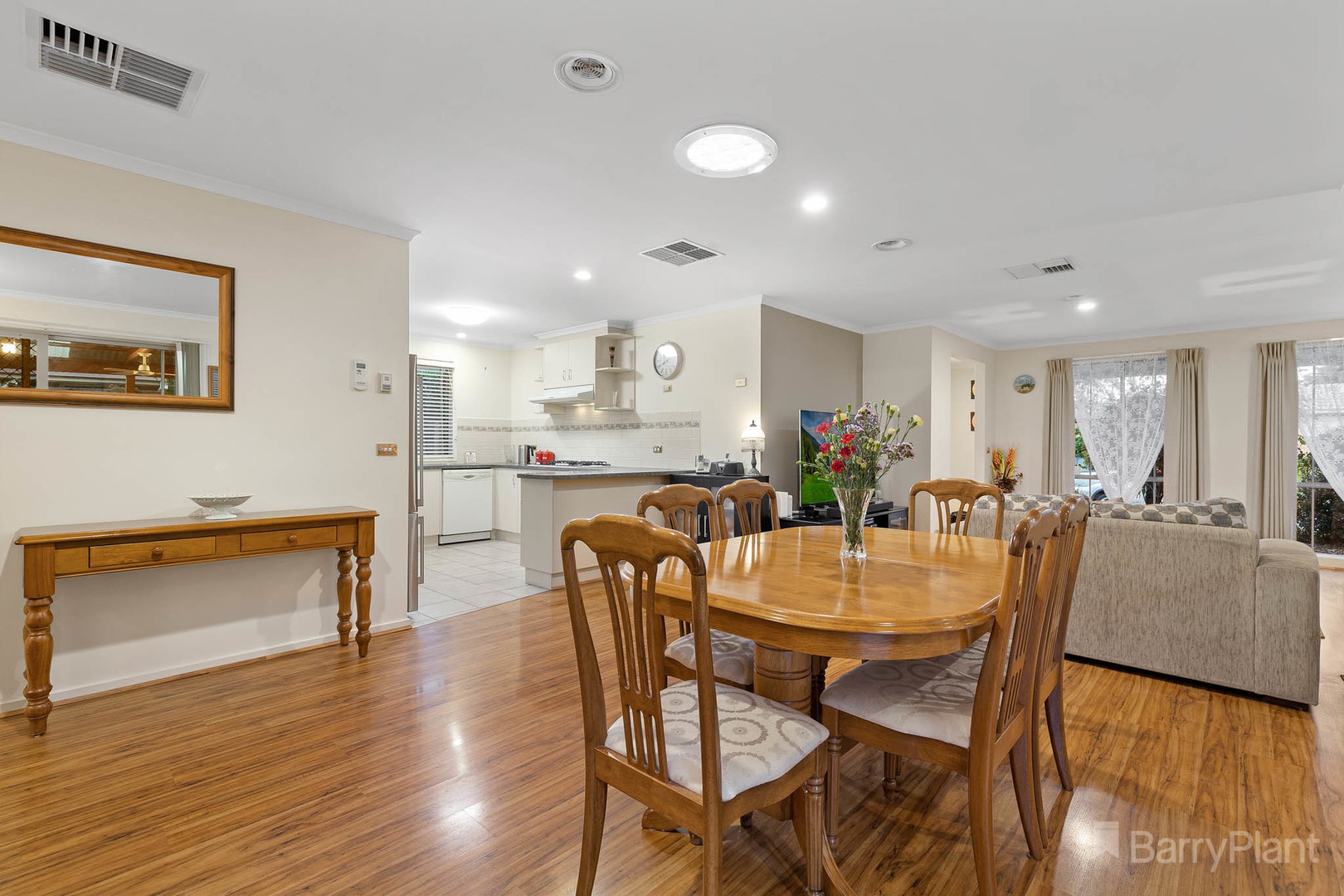 46 Samantha CrescentCranbourne North, VIC 3977, Cranbourne North - Thumbnail 5