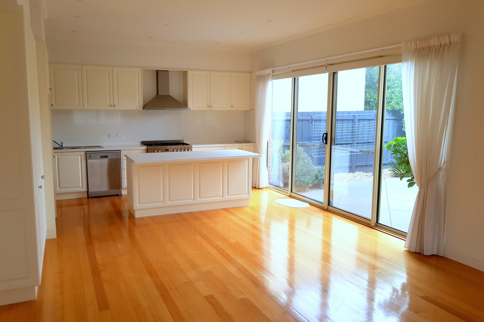 1A Pearcey Grove, Pascoe Vale, VIC 3044 - Thumbnail 2 - 12/11/2020