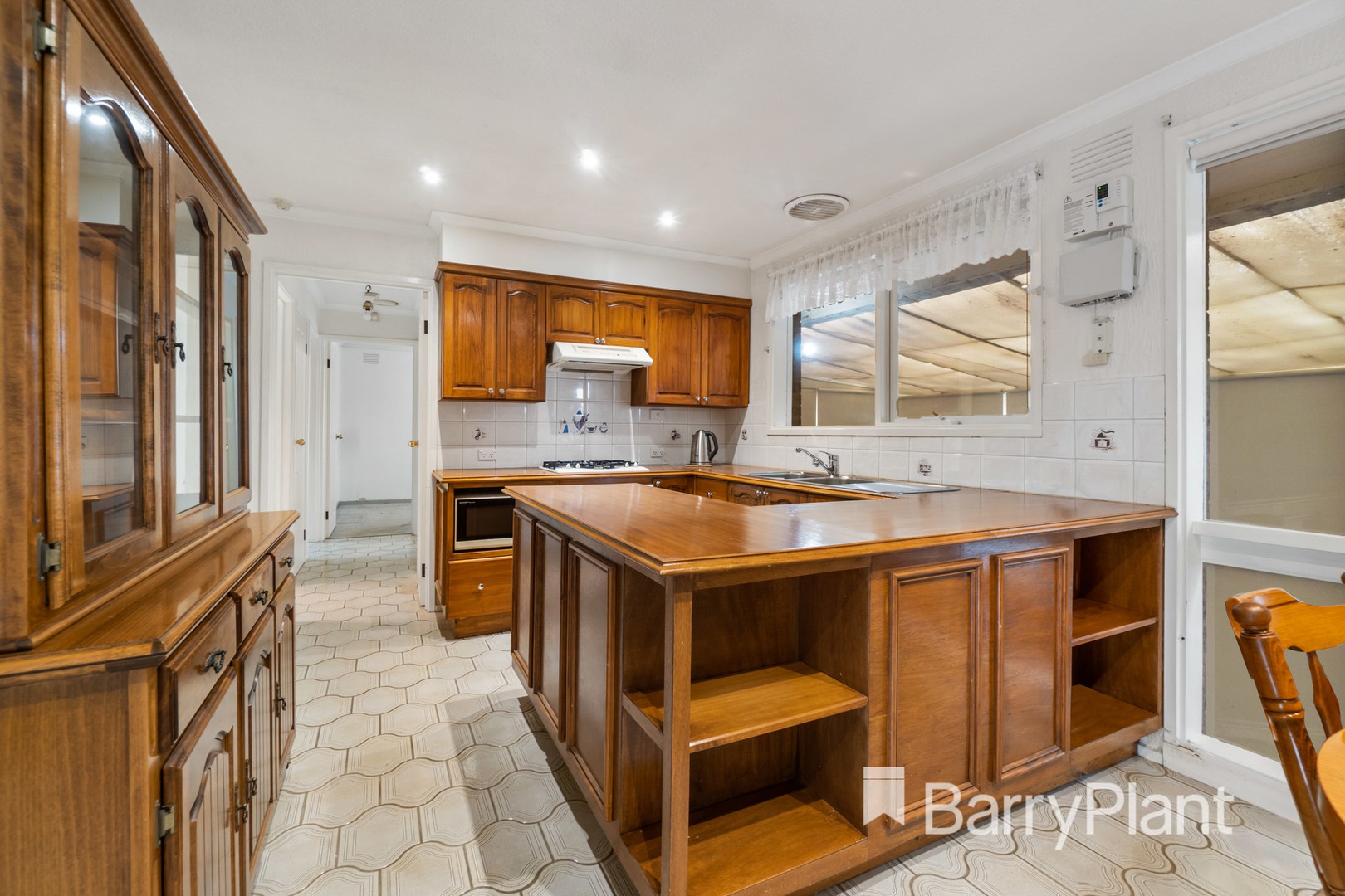 3 Westminster Drive, Werribee, VIC 3030 - Thumbnail 2 - 13/11/2020