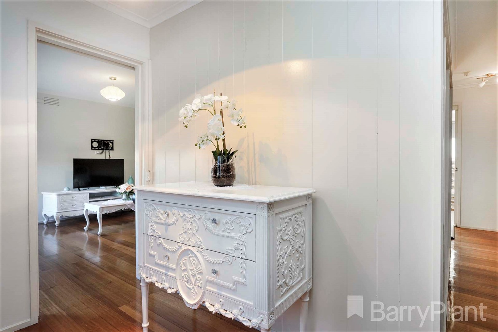 29 Aylesbury Crescent, Gladstone Park, VIC 3043 - Thumbnail 2 - 14/11/2020