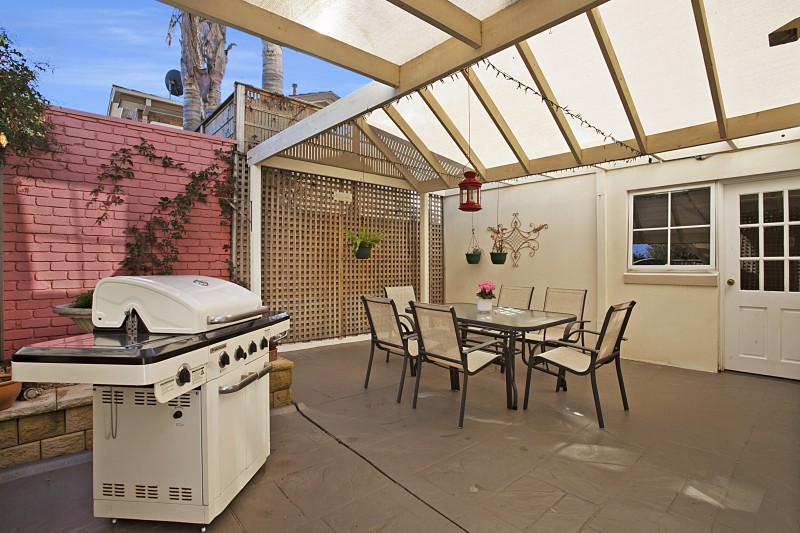 2/194 BEACH Road, Mordialloc, VIC 3195 - Thumbnail 1 - 16/11/2020