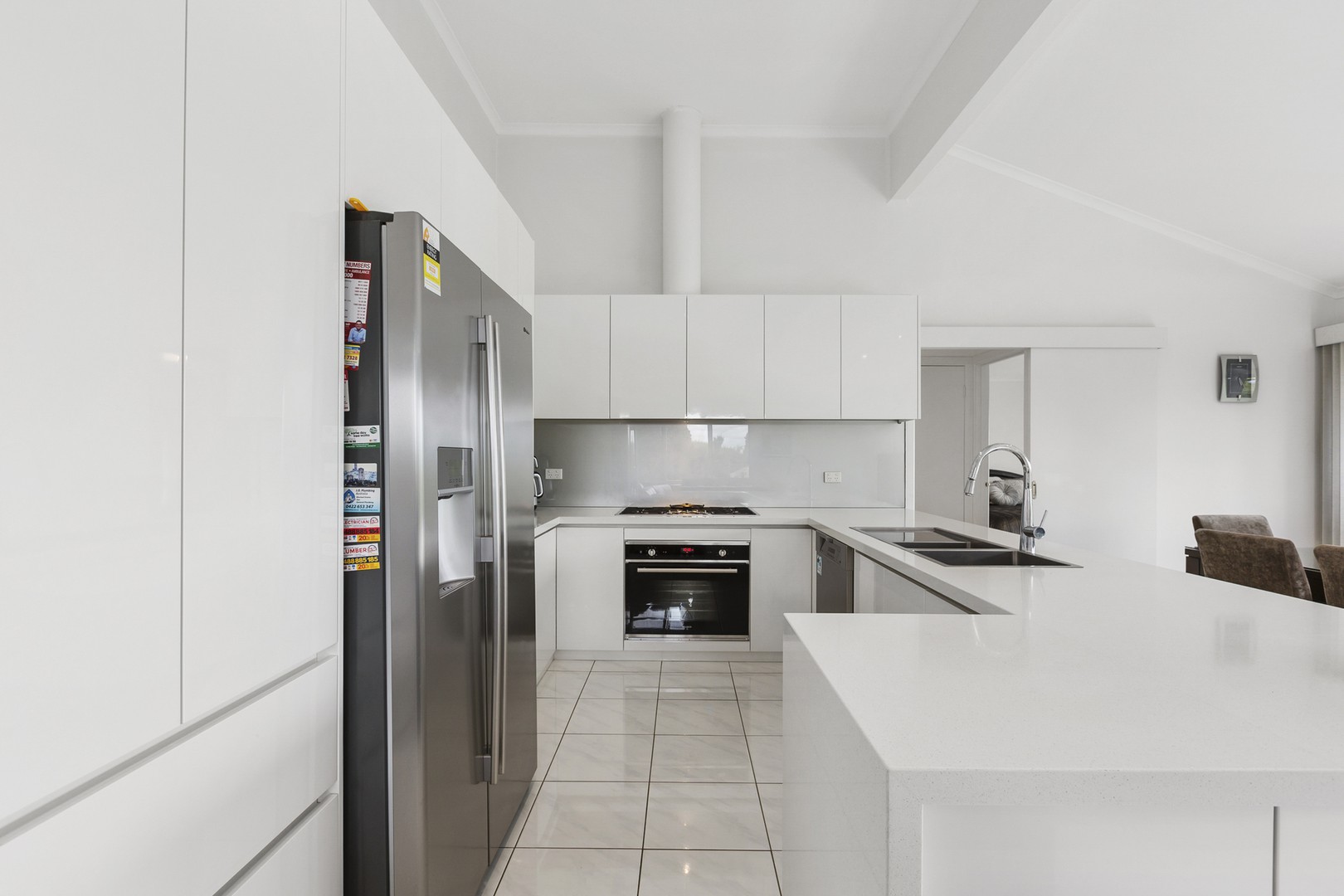 71 Craig Hill DriveWheelers Hill, VIC 3150, Wheelers Hill - Thumbnail 4