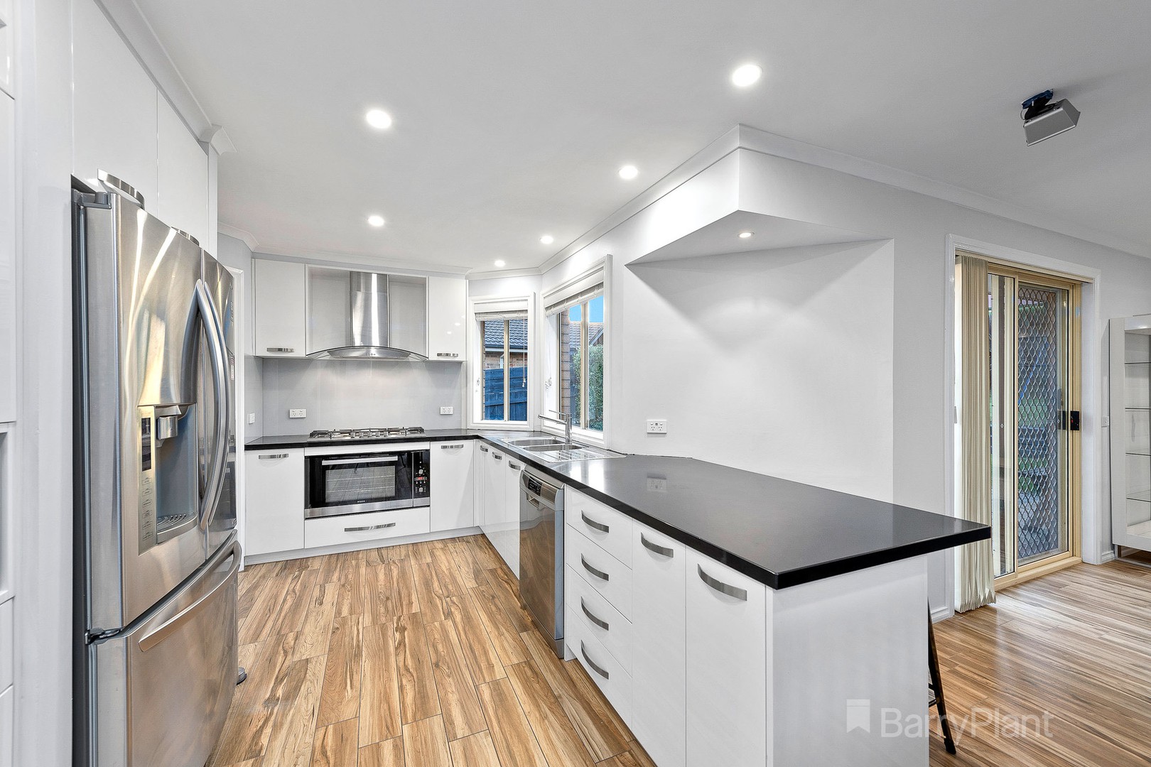 58 Sandalwood Drive, Narre Warren, VIC 3805 - Thumbnail 2 - 17/11/2020