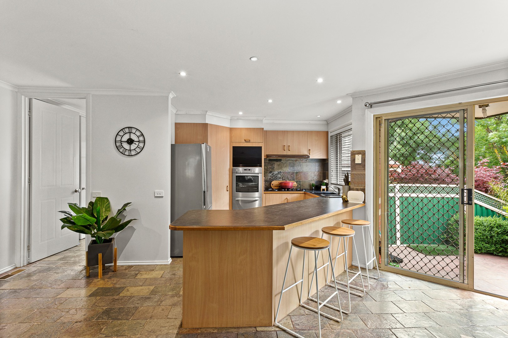 15 Kerry CloseBerwick, VIC 3806, Rangeville - Thumbnail 2