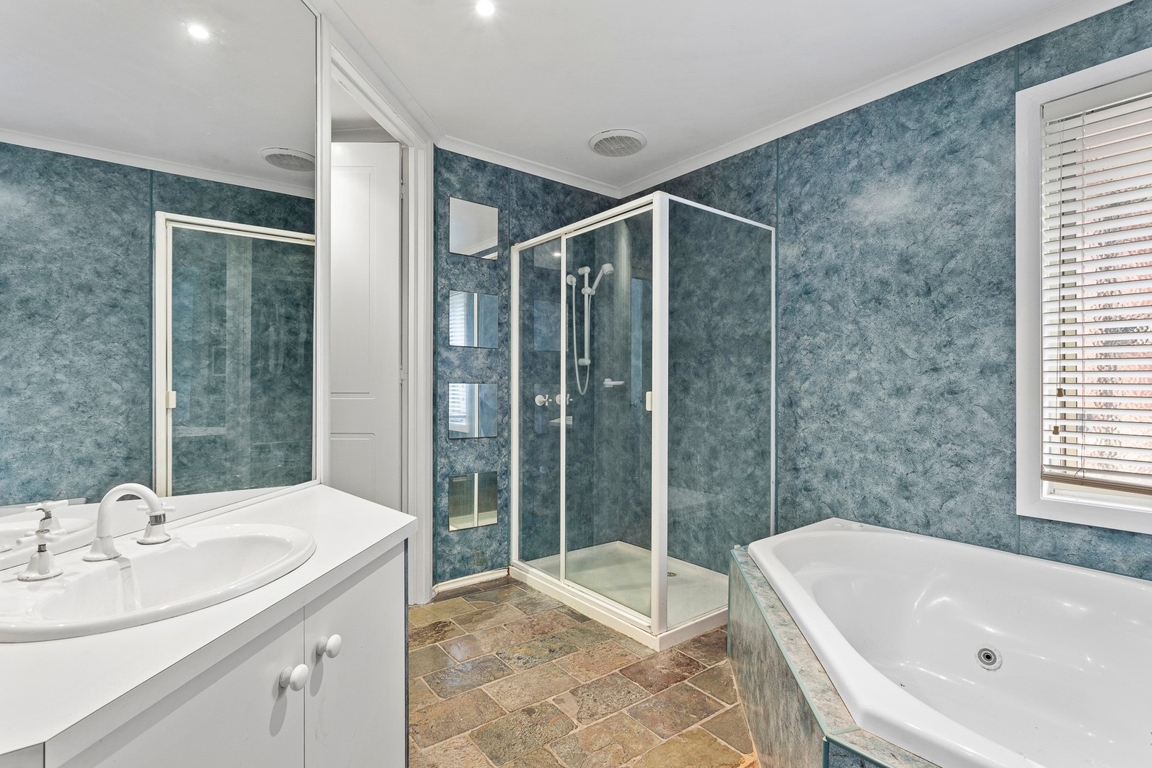 15 Kerry CloseBerwick, VIC 3806, Rangeville - Thumbnail 7