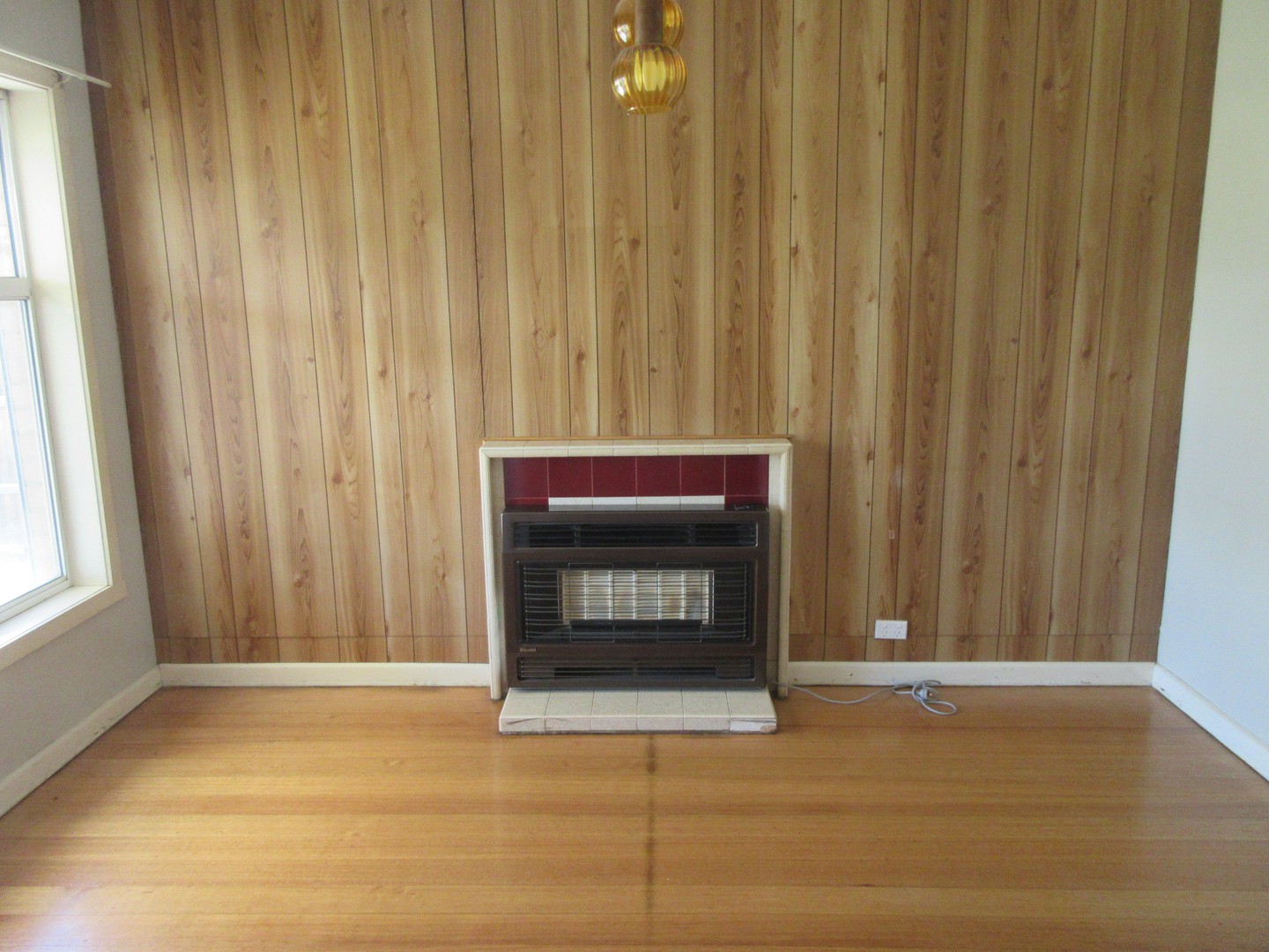 30 Ferndale Road, Sunshine North, VIC 3020 - Thumbnail 2 - 18/11/2020