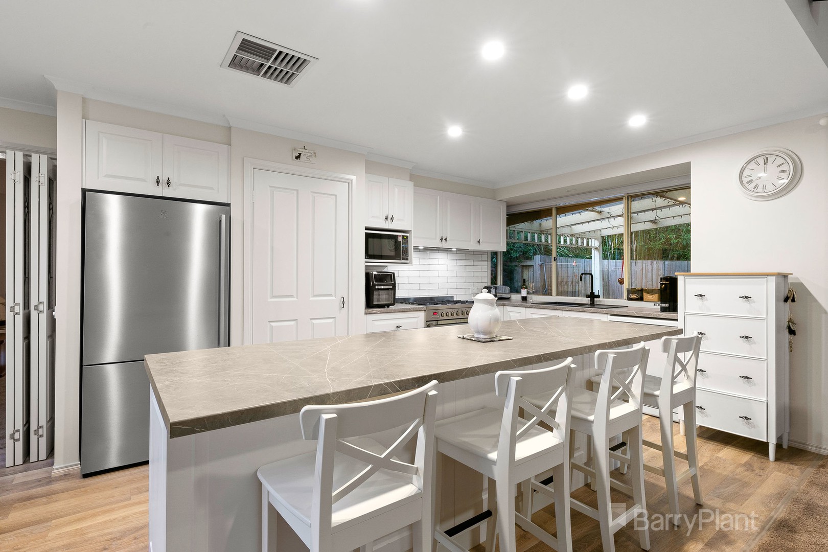 8 Cypress Hill DriveNarre Warren South, VIC 3805, Narre Warren South - Thumbnail 2