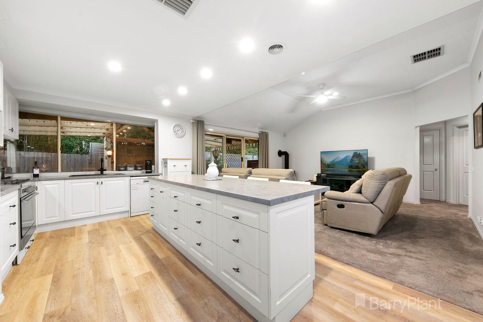 8 Cypress Hill DriveNarre Warren South, VIC 3805, Narre Warren South - Thumbnail 4