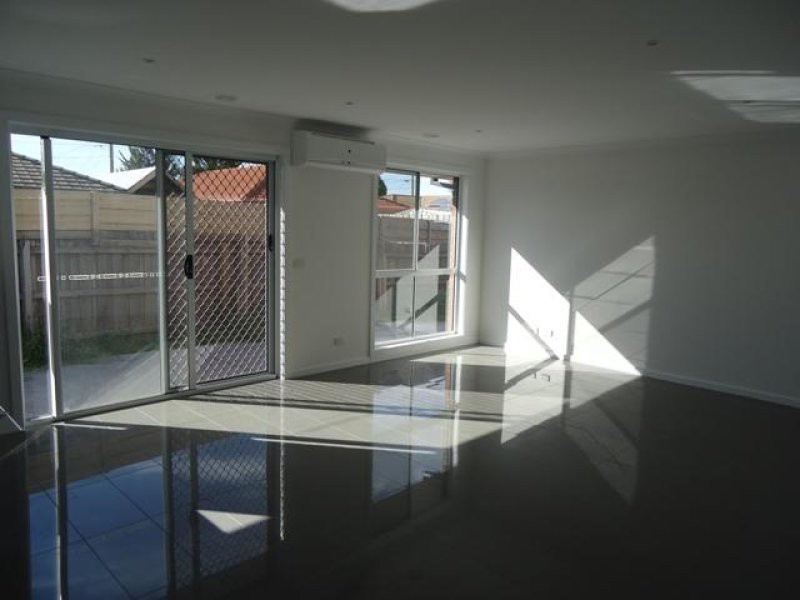 3/3 Henry Drive, Altona Meadows, VIC 3028 - Thumbnail 2 - 18/11/2020