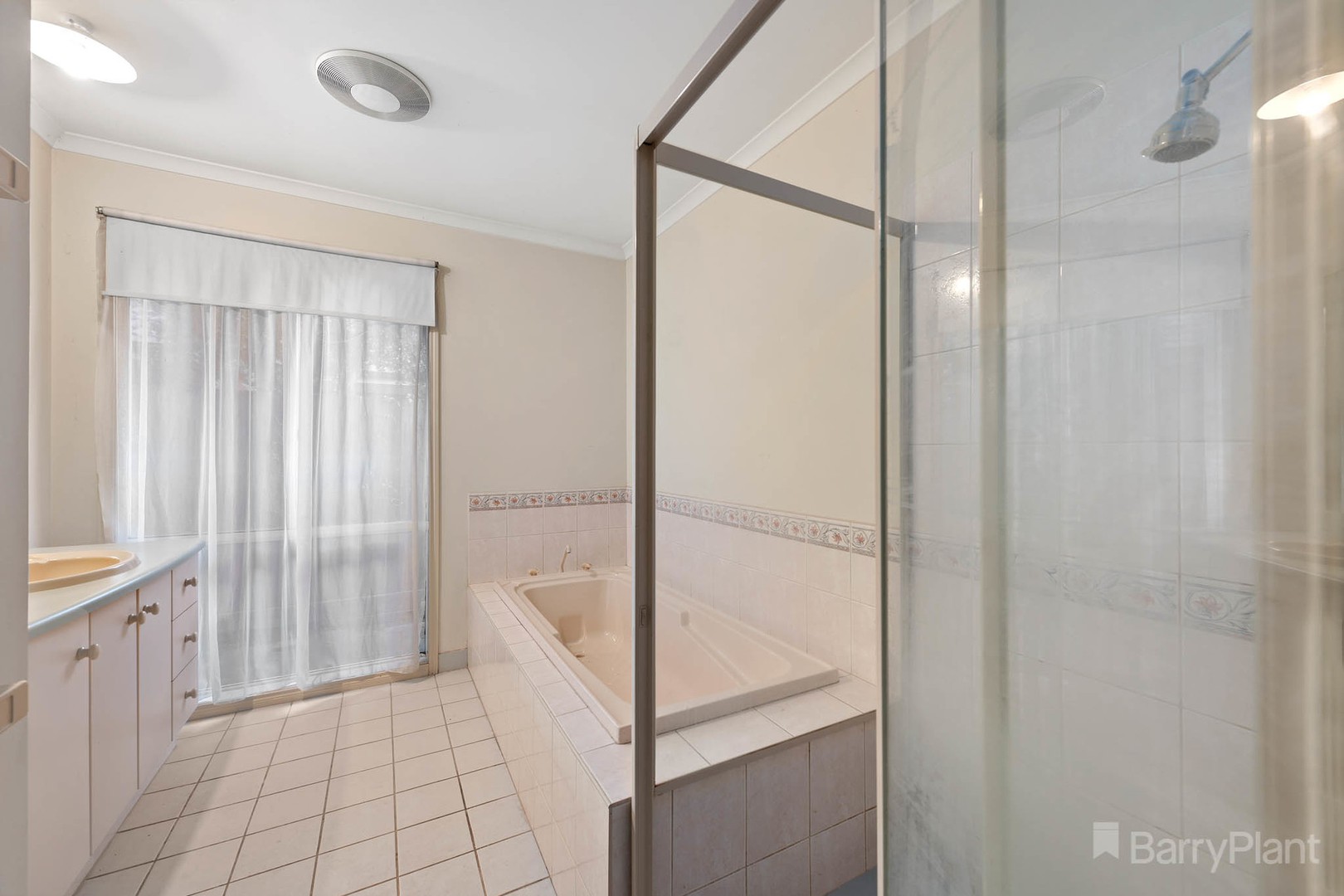 12 Strathaird DriveNarre Warren South, VIC 3805, Narre Warren South - Thumbnail 2