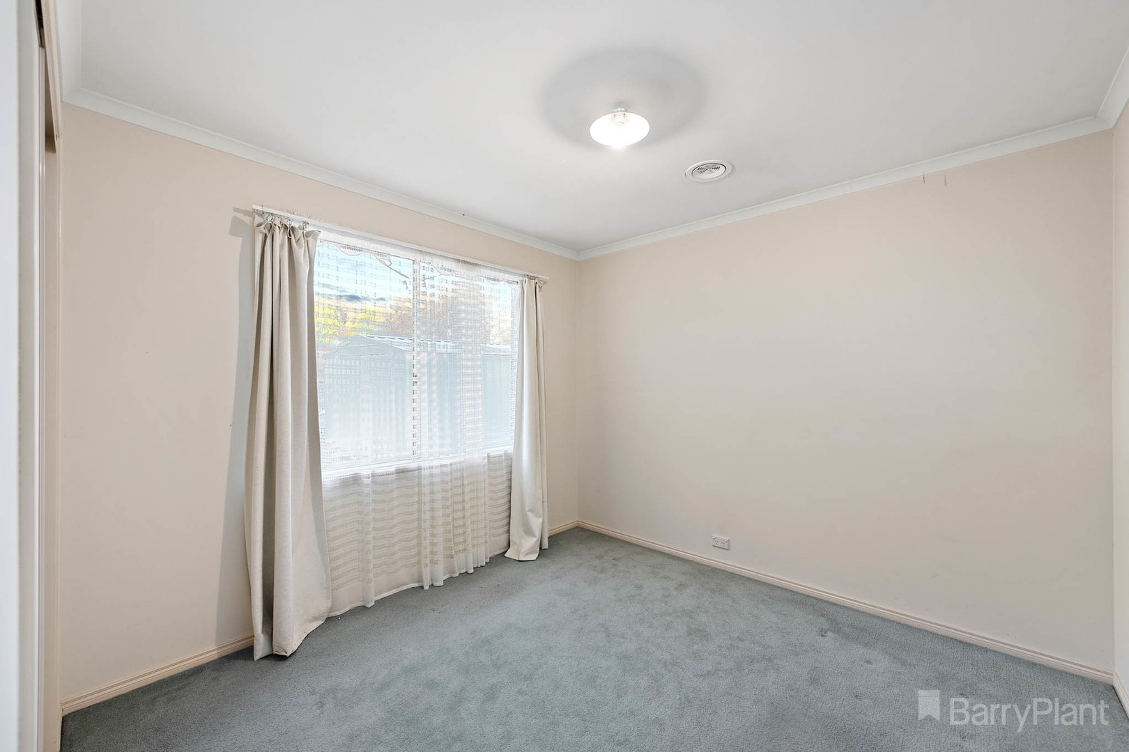 12 Strathaird DriveNarre Warren South, VIC 3805, Narre Warren South - Thumbnail 3