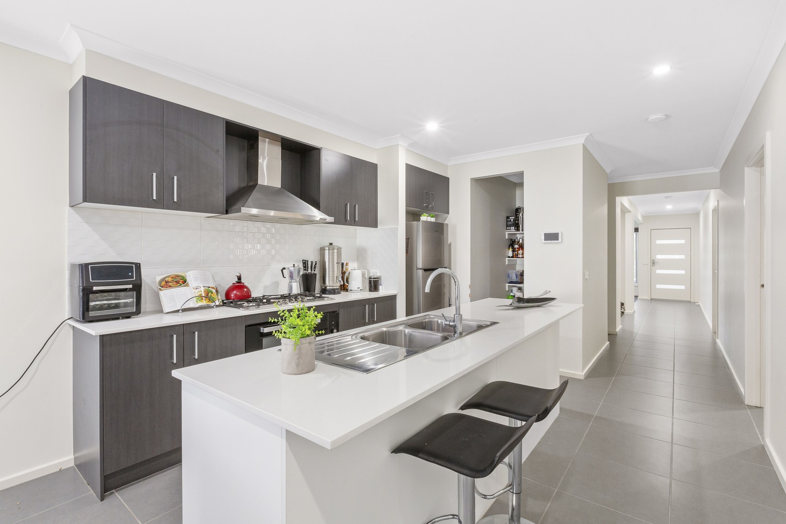 5 Hawking CrescentFraser Rise, VIC 3336, Fraser Rise - Thumbnail 3