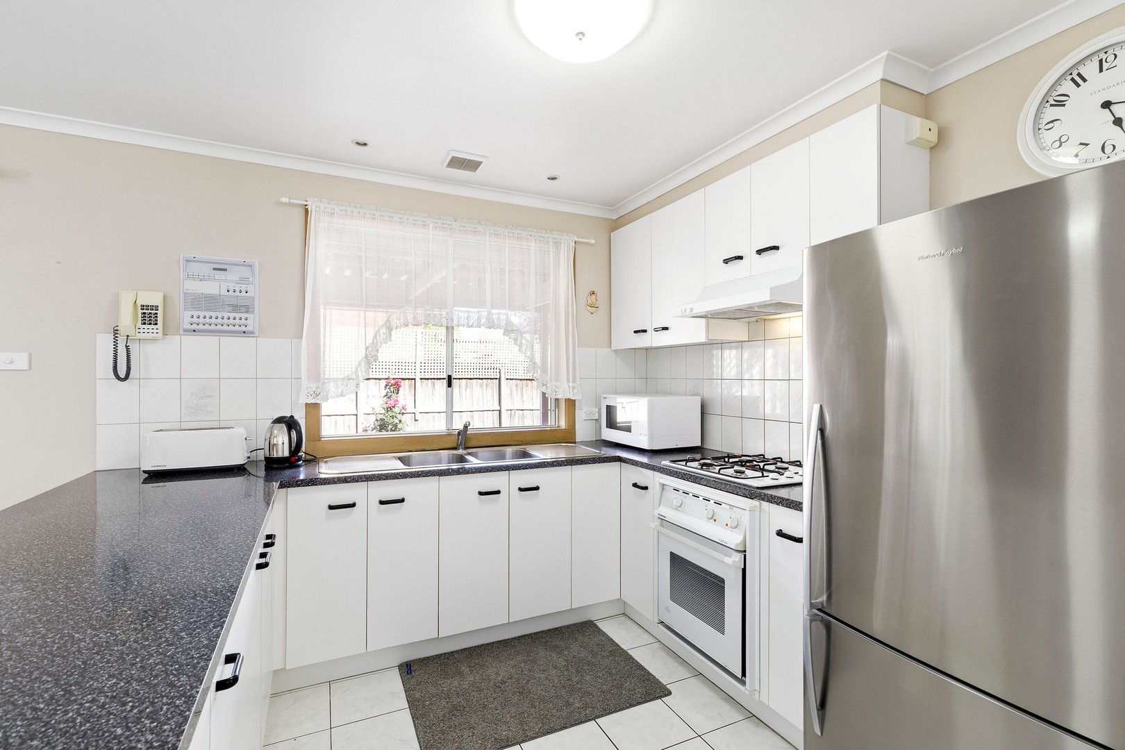 9 Armstrong CloseKeilor East, VIC 3033, Keilor East - Thumbnail 4